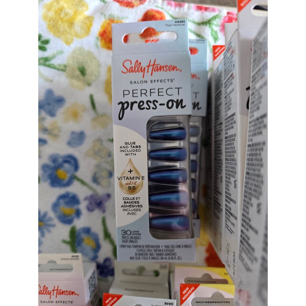 NIB lot of 12 sally hansen press on nails - Picture 8 of 10